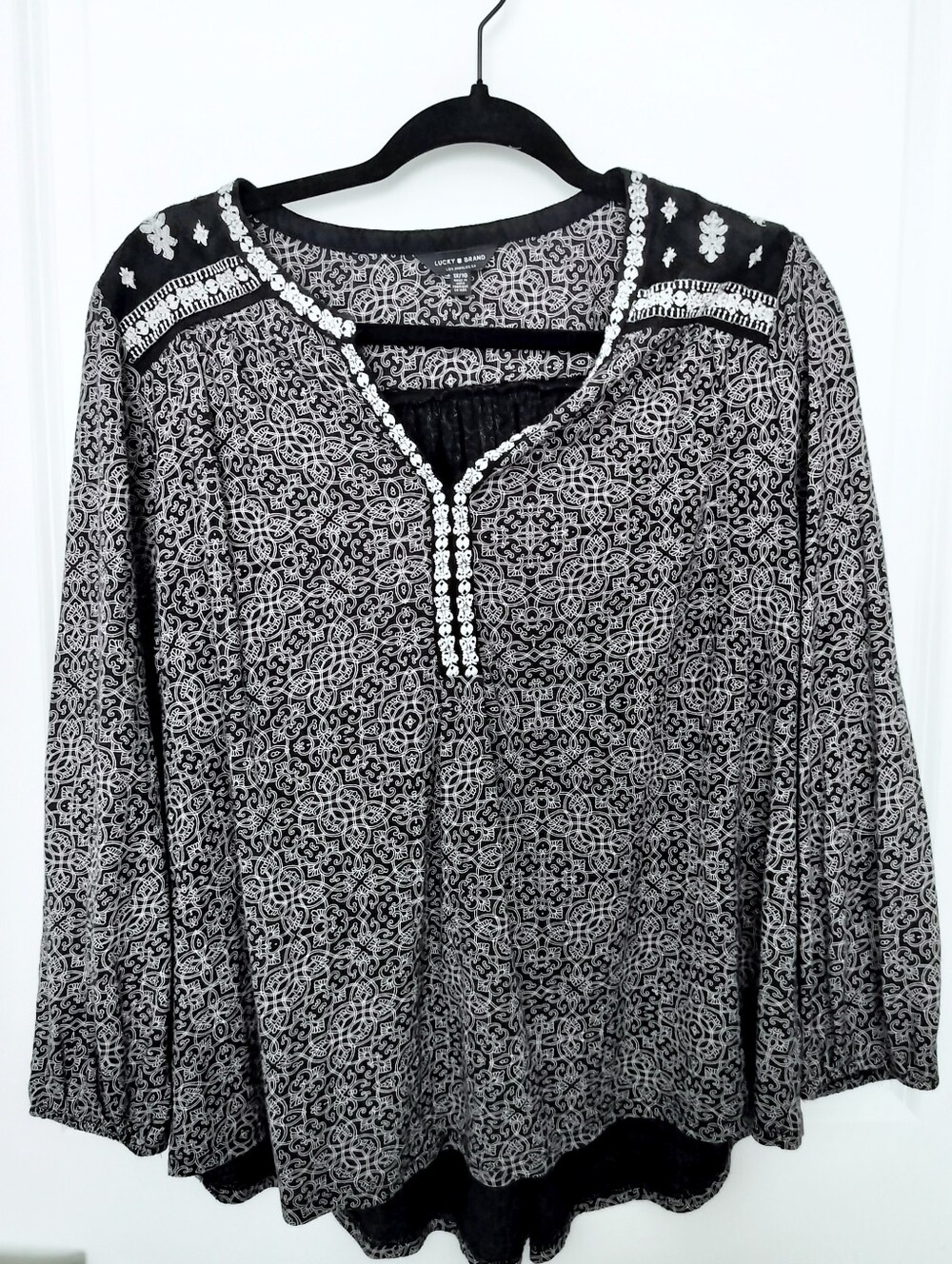 Lucky Brand Women's 1X Black and White Embroidered Printed Tunic